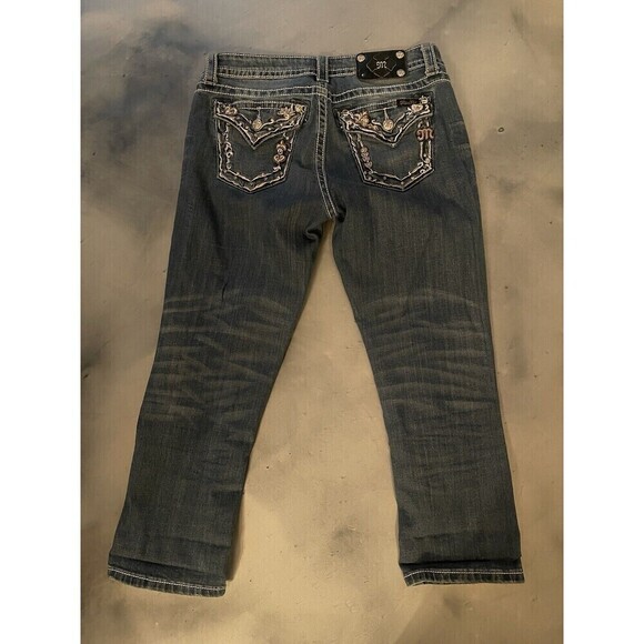 Miss Me Boyfriend Capri Women’s Size 27 Crop Embroidered Jeans JB5501P2 ~ EUC - Picture 4 of 7